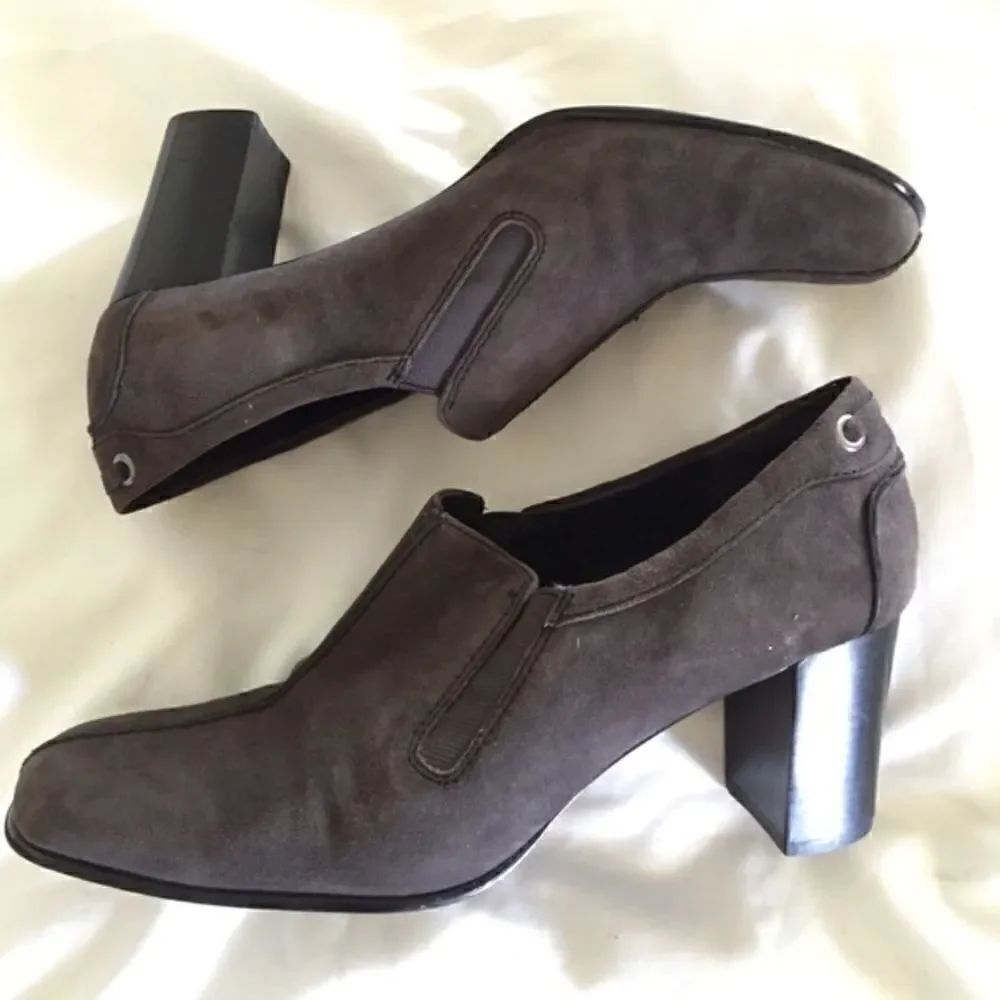 Liz Claiborne slip on booties